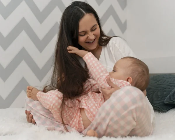 lifestyle-woman-going-through-motherhood